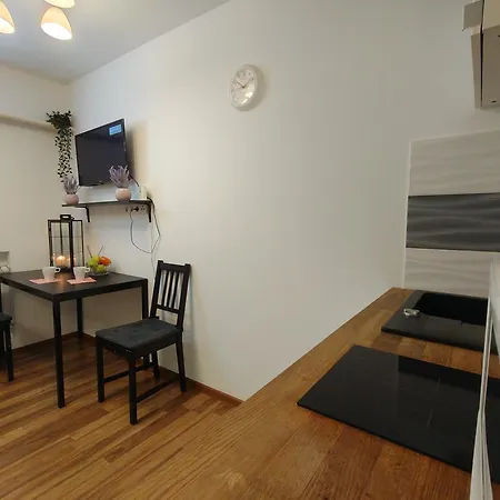 Budget Apartments&rooms *