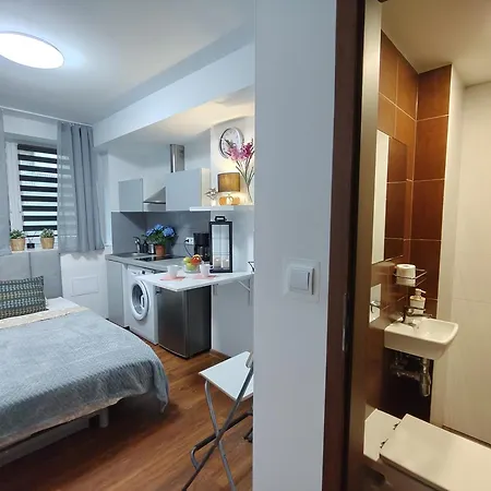 Budget Apartments&rooms דירה *